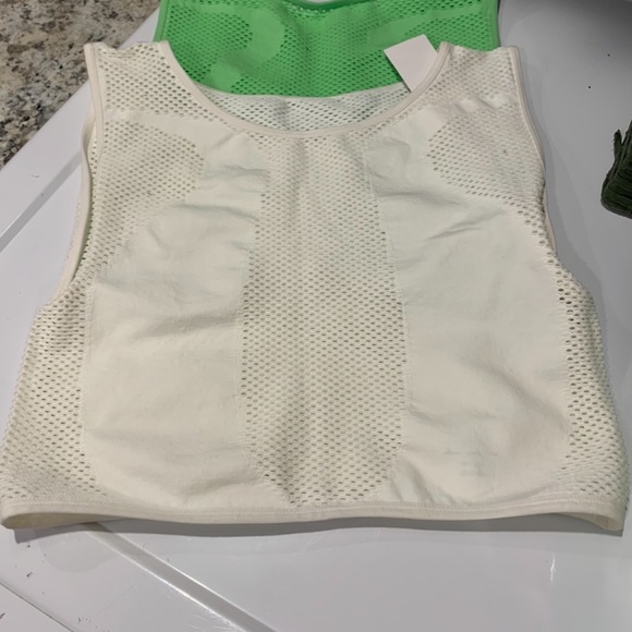 NWT Urban outfitter tank tops (2 in a bundle) Both Sz xs/s - Picture 2 of 10